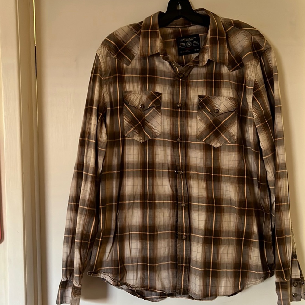 Men’s American Eagle outfitters plaid shirt